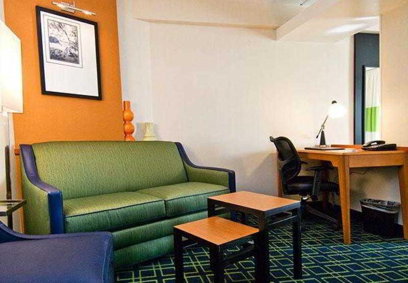 Fairfield Inn And Suites By Marriott Plainville Εξωτερικό φωτογραφία
