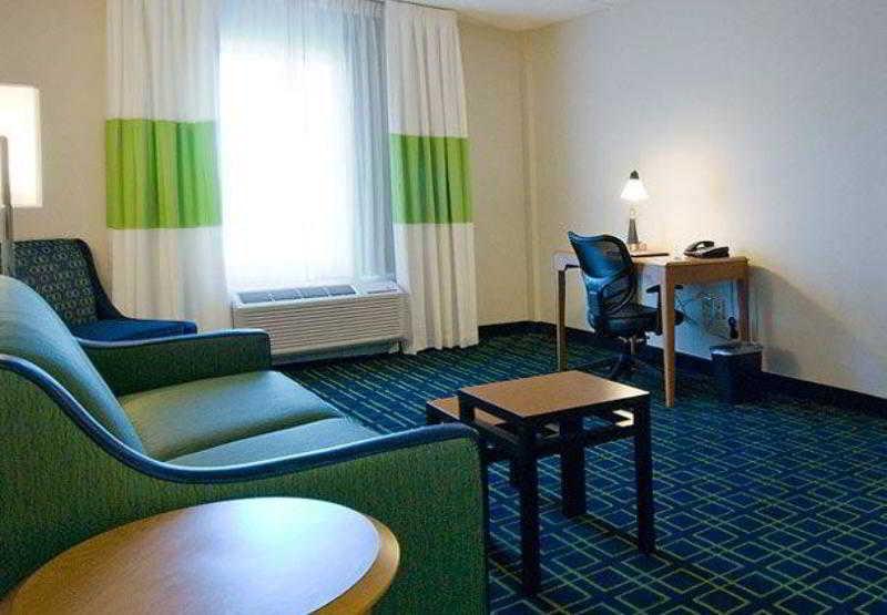 Fairfield Inn And Suites By Marriott Plainville Εξωτερικό φωτογραφία